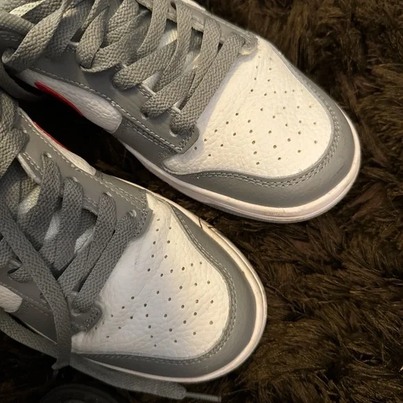 Nike Gray and White Shoes with Vibrant Red Logo - Picture 5 of 5